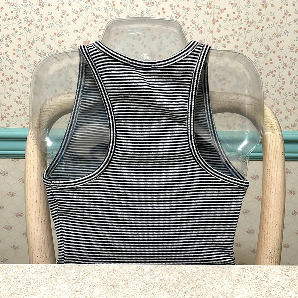 ZARA TRAFALUC SLEEVELESS BLACK & WHITE STRIPED RACERBACK TANK CROP TOP - Picture 2 of 6